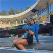 Soy estudiante de danza bailarina en diversos ámbitos soy profesora y tambien coreógrafa para eventos.aprende a bailar conmigo